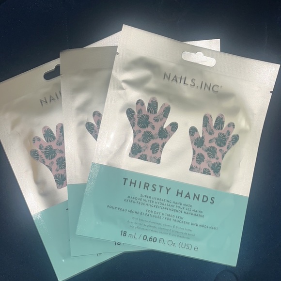 New In The Bag Nails Inc Thirsty Hands, Super Hydrating Hand Mask - Picture 3 of 4